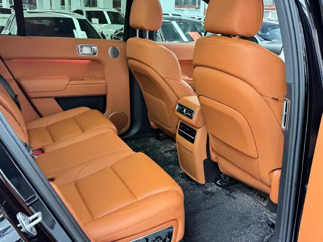 Li Auto L7 — Фото автомобиля 15