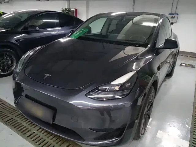 Фотография автомобиля — Tesla Model Y