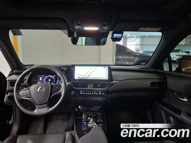 Lexus UX — Фото автомобиля 11