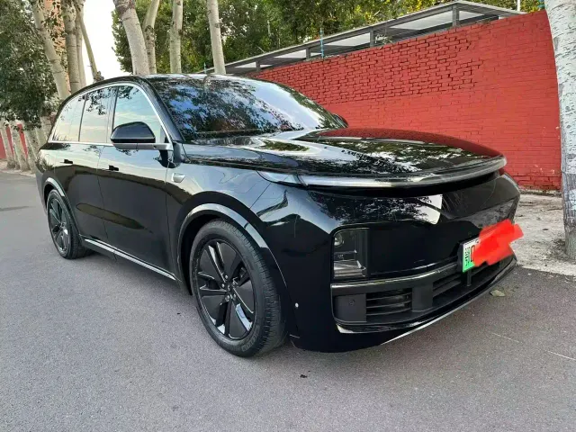 Li Auto L8 — Фото автомобиля 2