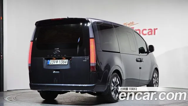 Hyundai Staria Staria 4WD Lounge 9 мест — Фото автомобиля 2
