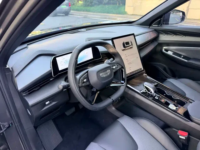 Geely Boyue — Фото автомобиля 15