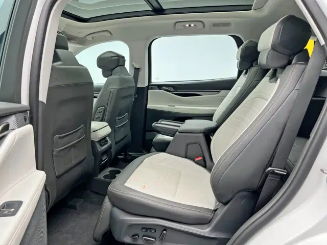 Ford Edge — Фото автомобиля 16