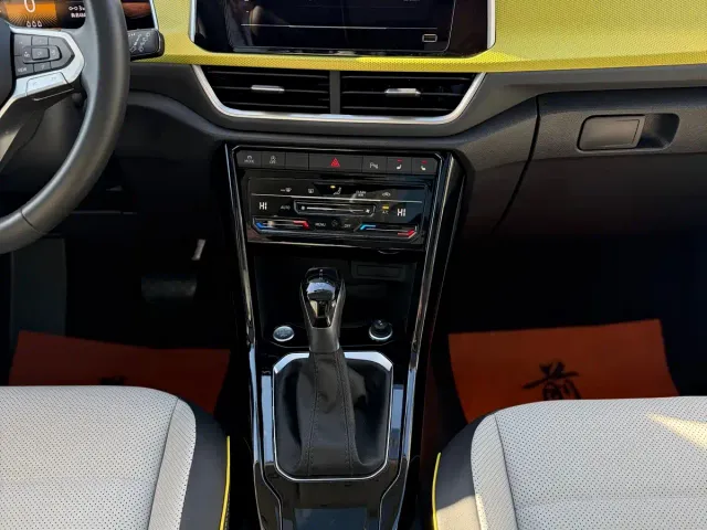 Volkswagen T-Roc — Фото автомобиля 11