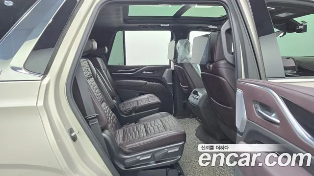 Cadillac Escalade Escalade 5 поколение — Фото автомобиля 12