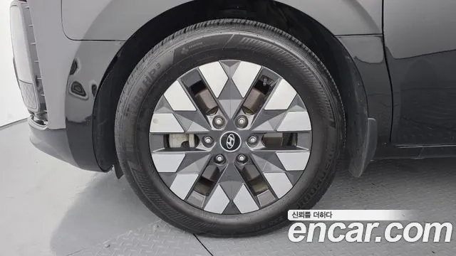 Hyundai Staria Staria 4WD Lounge 9 мест — Фото автомобиля 5