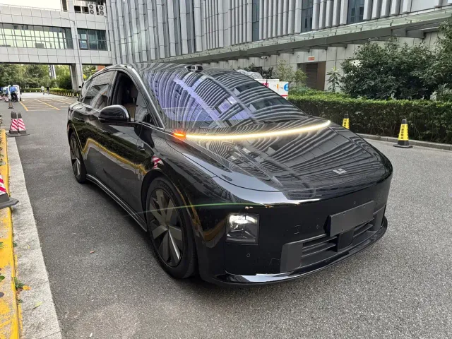 Li Auto i6 — Фото автомобиля 3