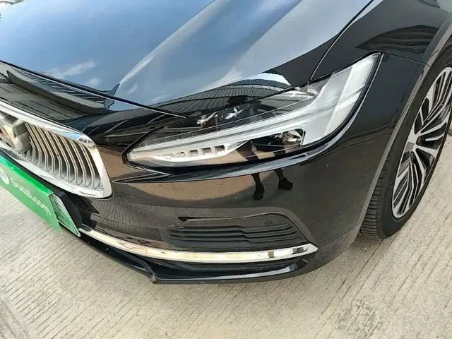 Volvo S90 — Фото автомобиля 17