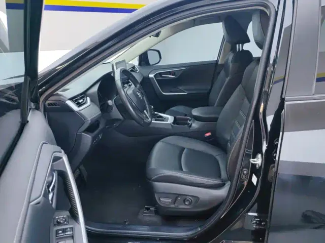 Toyota RAV4 — Фото автомобиля 9