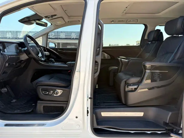 GAC Trumpchi M8 — Фото автомобиля 8