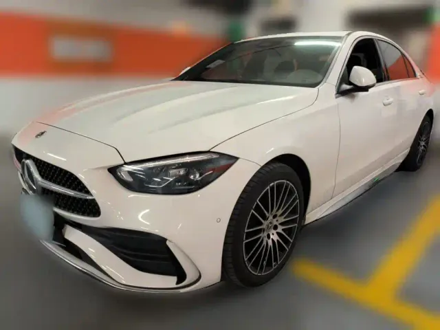 Фотография автомобиля — Mercedes-Benz C-Class