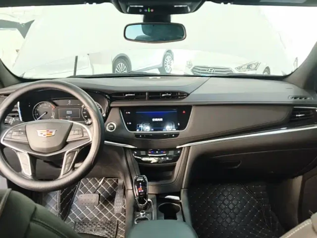 Cadillac XT5 — Фото автомобиля 9