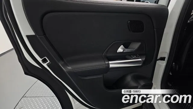 Mercedes-Benz EQA — Фото автомобиля 24