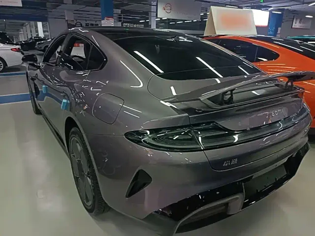 Xiaomi SU7 — Фото автомобиля 4