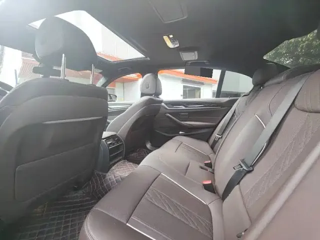 BMW 5 Series — Фото автомобиля 8