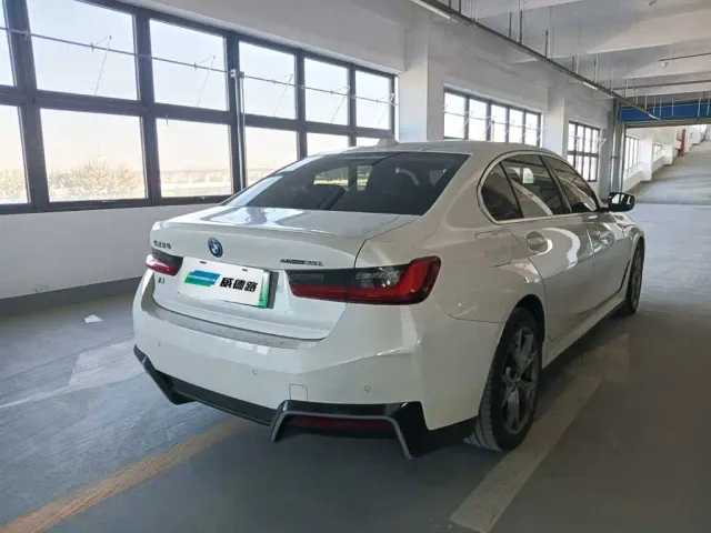 BMW i3 — Фото автомобиля 3