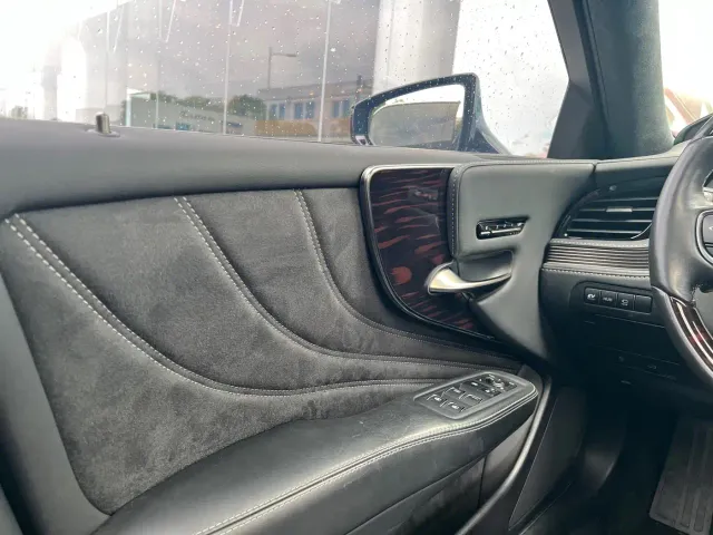 Lexus LS — Фото автомобиля 8