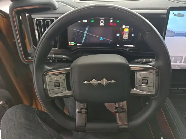 BYD FangChengBao Leopard 5 — Фото автомобиля 10