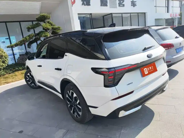 Ford Edge — Фото автомобиля 6
