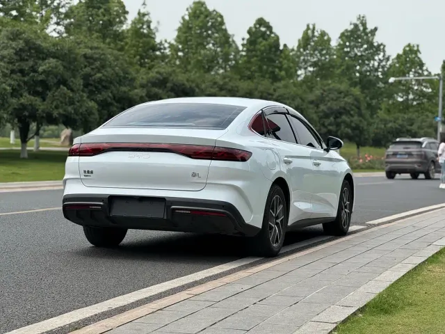 BYD Qin L — Фото автомобиля 7