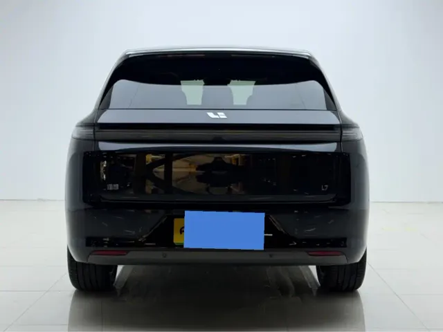 Li Auto L7 — Фото автомобиля 12