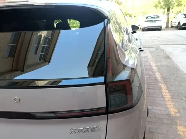 Volvo XC70 Plug-in Hybrid — Фото автомобиля 7