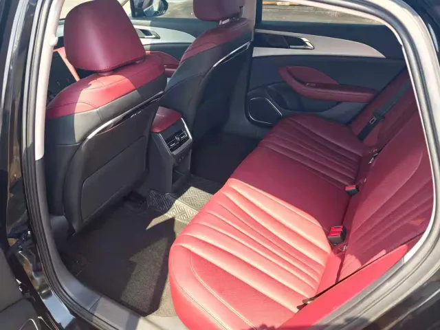 Hongqi H5 — Фото автомобиля 9