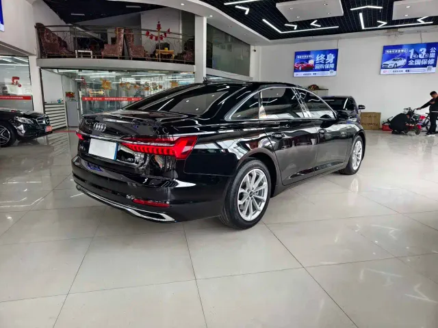 Audi A6L — Фото автомобиля 12