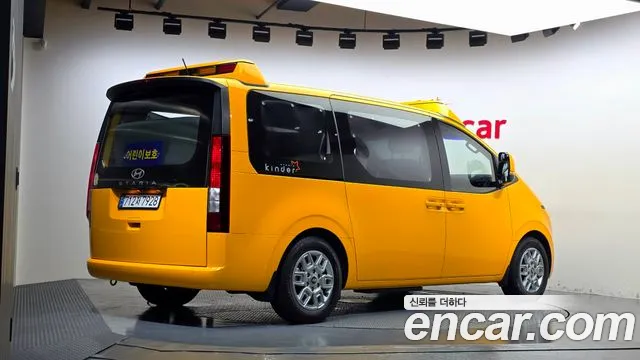 Hyundai Staria Staria L3.5 Школьный автобус — Фото автомобиля 2