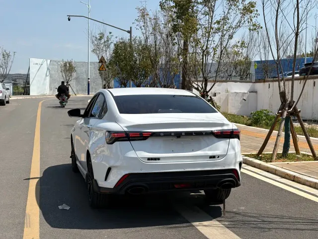 Geely Binrui — Фото автомобиля 14