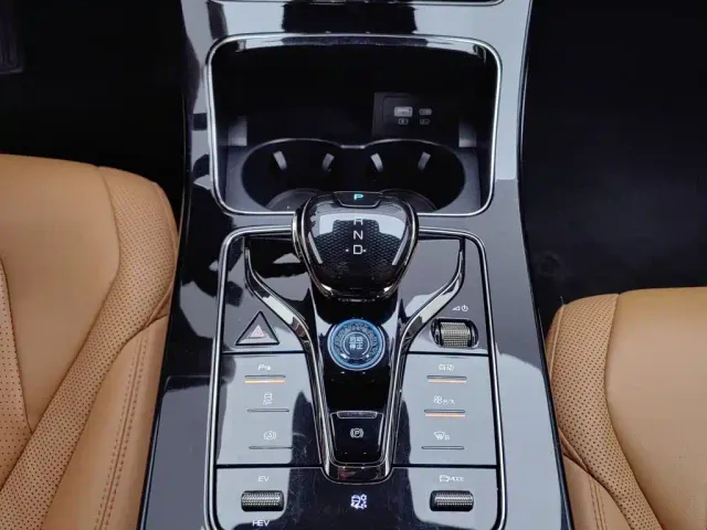 BYD Han — Фото автомобиля 13