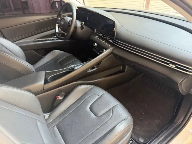 Hyundai Elantra — Фото автомобиля 9