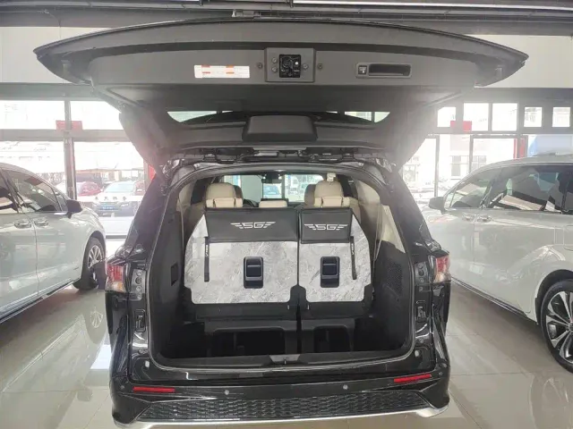 Toyota Granvia — Фото автомобиля 18