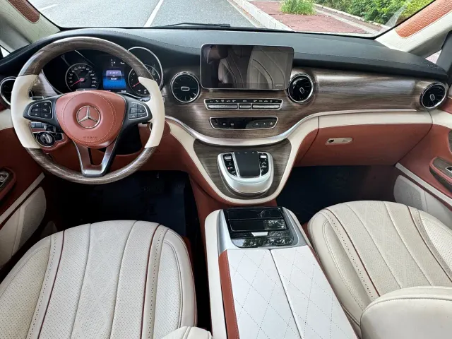 Mercedes-Benz V-Class — Фото автомобиля 9
