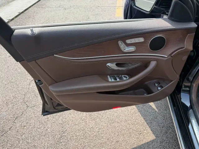 Mercedes-Benz E-Class — Фото автомобиля 6