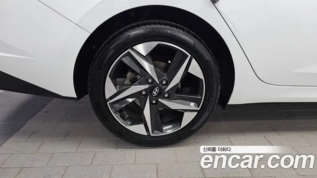 Hyundai Avante CN7 — Фото автомобиля 5