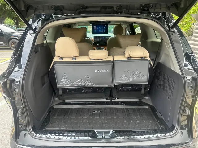 Toyota Granvia — Фото автомобиля 15