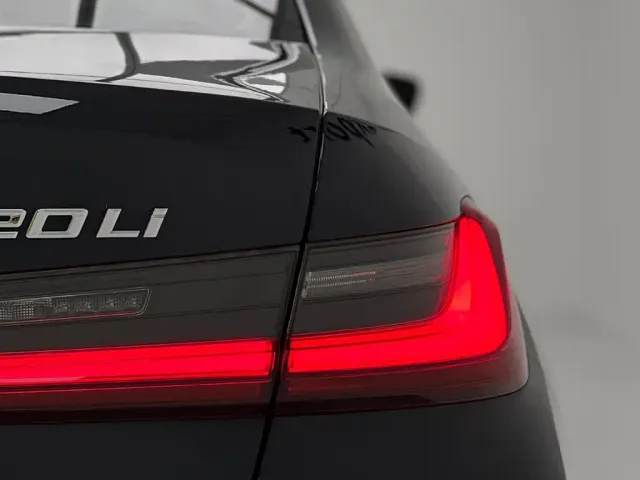 BMW 3 Series — Фото автомобиля 13