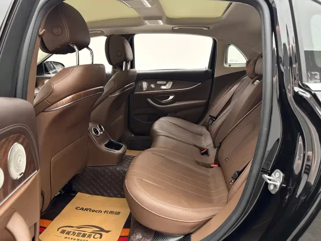 Mercedes-Benz E-Class — Фото автомобиля 9
