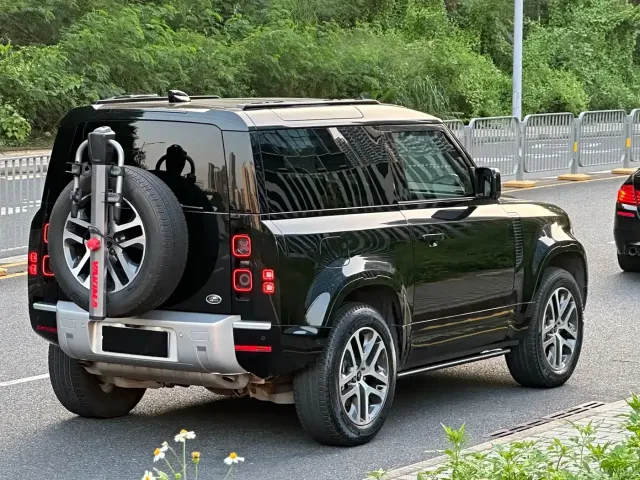 Land Rover Land Rover Defender 2023 Facelift 90 3.0T P400 XS — Фото автомобиля 4