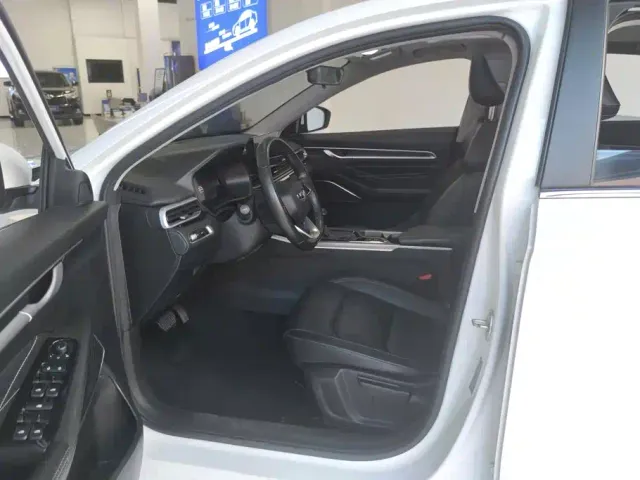 Geely Emgrand — Фото автомобиля 9