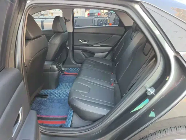 Hyundai Elantra — Фото автомобиля 16