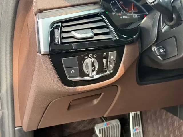 BMW 5 Series — Фото автомобиля 23