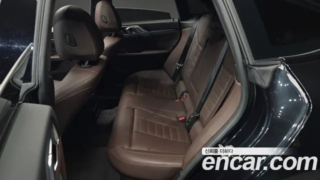 BMW i4 — Фото автомобиля 18