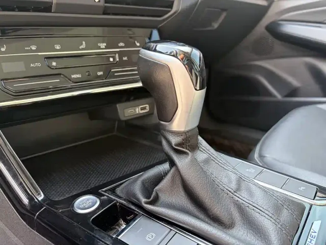 Volkswagen Passat — Фото автомобиля 16
