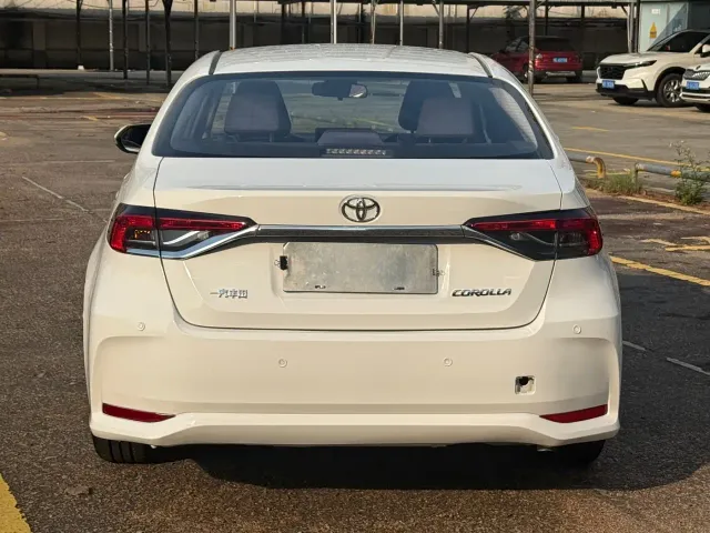 Toyota Corolla — Фото автомобиля 10