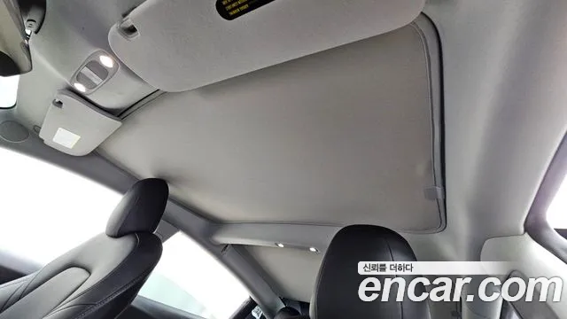 Tesla Model 3 — Фото автомобиля 15