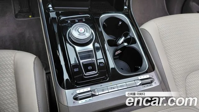 Kia Carnival Generation 4 — Фото автомобиля 12