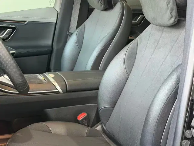 Mercedes-Benz EQE SUV — Фото автомобиля 10