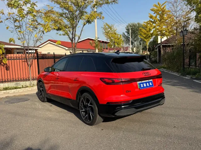 Audi Q5 e-tron — Фото автомобиля 18